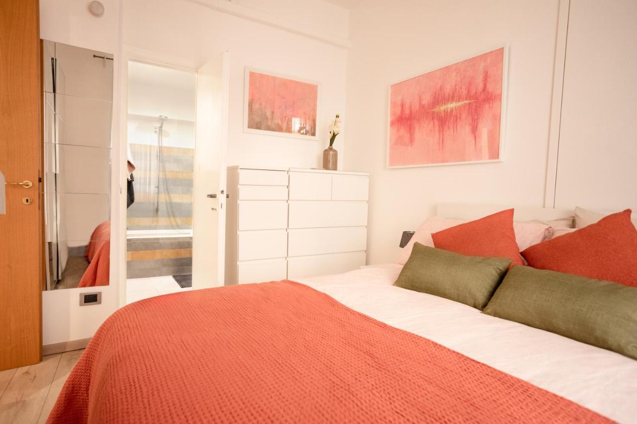 Xenia Apartments - Enjoy Porta Venezia In Modern Apt- 10 Min From Duomo Milan Bagian luar foto