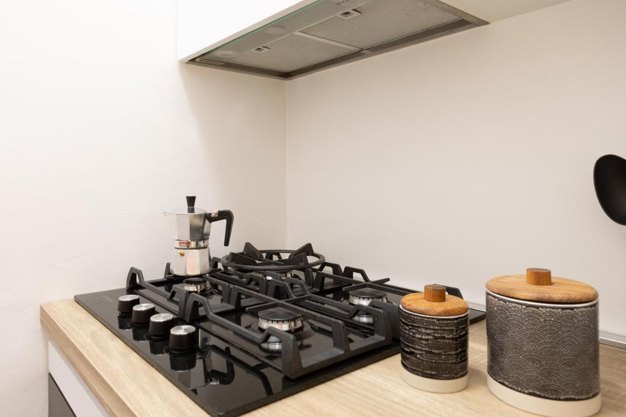 Xenia Apartments - Enjoy Porta Venezia In Modern Apt- 10 Min From Duomo Milan Bagian luar foto